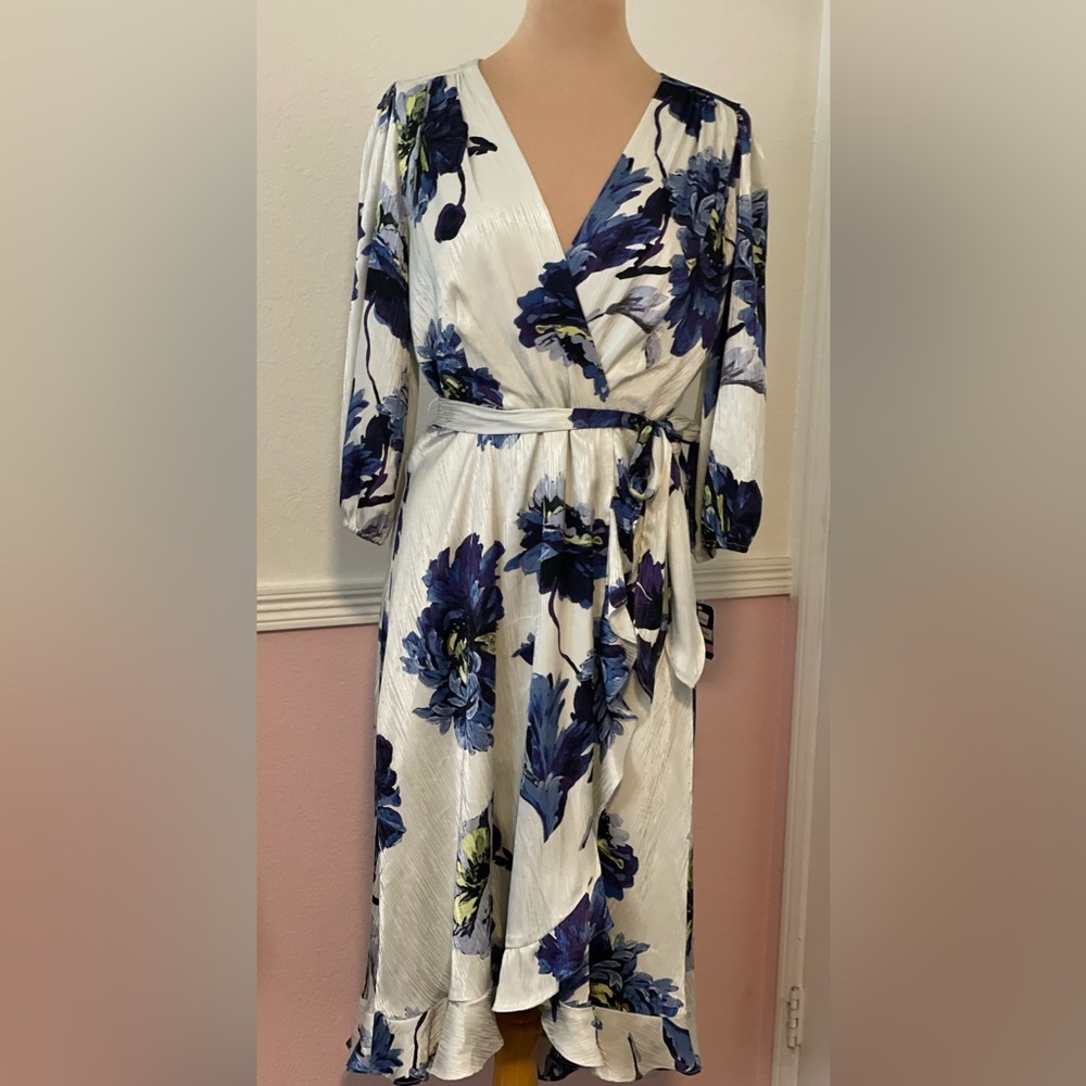 Gabby Skye dress size 10 nwt